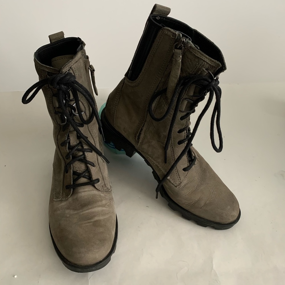 Women’s Sorel Phoenix Waterproof Boots Size 9.5
